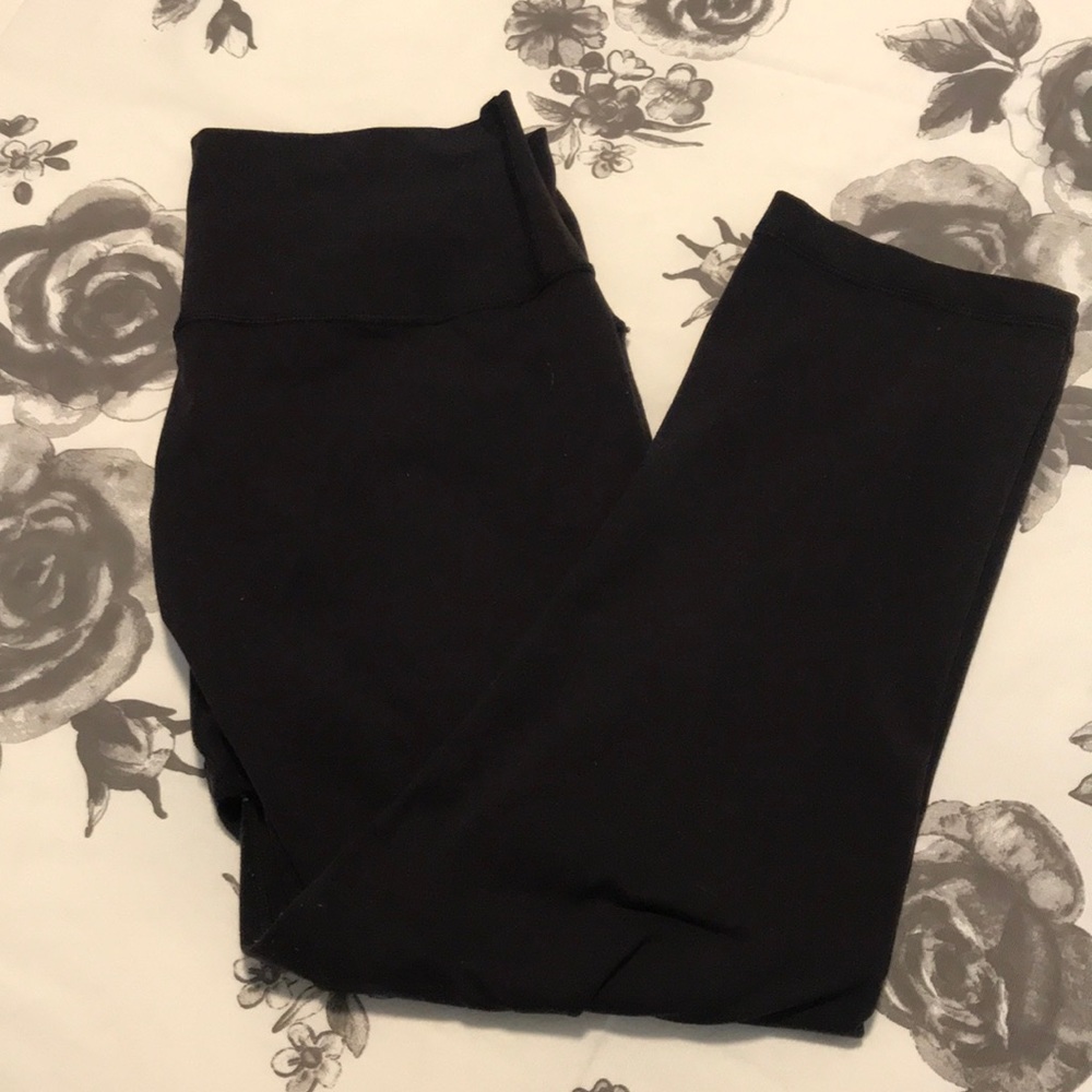 Lululemon black wunderunder crop leggings